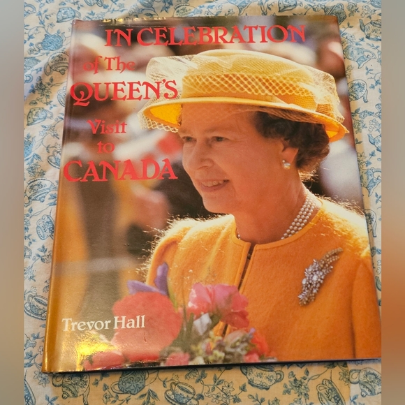 Queen Visits Canada Book - Picture 1 of 3